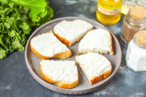 Бутерброды с печенью трески и творожным сыром