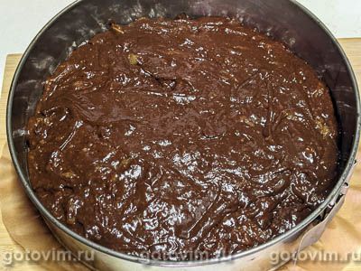 Шоколадно-медовый пирог с грушами