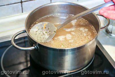 Суп из свиных ребрышек с солеными огурцами