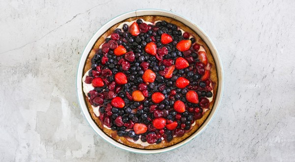 Классический тирольский пирог с ягодами (ягодный пирог), пошаговый рецепт с фото на 390 ккал