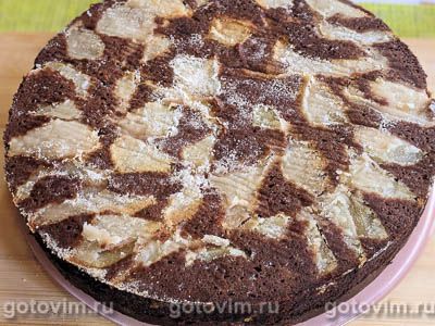 Шоколадно-медовый пирог с грушами