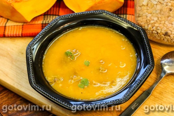 Гороховый суп с копченостями и печеной тыквой
