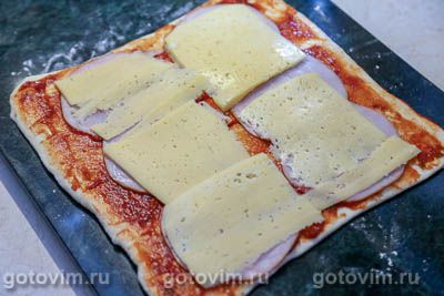 Пицца-круассан с ветчиной и сыром