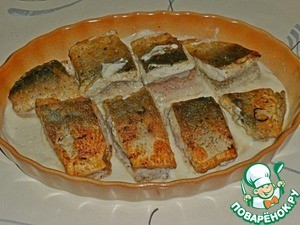 Рыба, запечённая с грибами и белым соусом