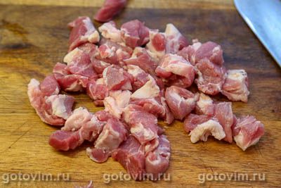 Слойки со свининой, кабачками и сыром