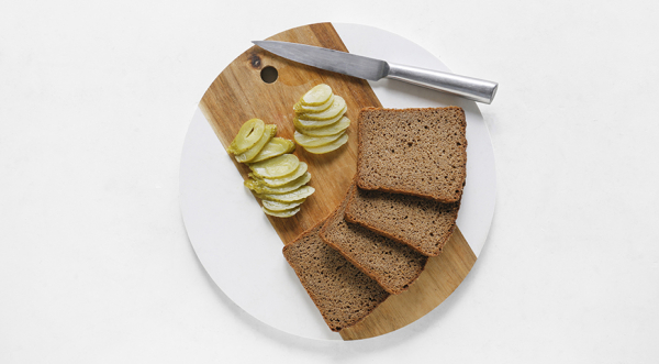 Бутерброды со шпротами и огурцом, пошаговый рецепт с фото на 393 ккал
