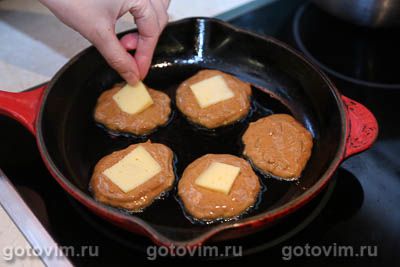 Печеночные оладьи с сыром