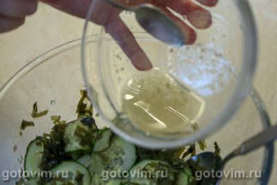 Японский огуречный салат с водорослями (Суномоно)