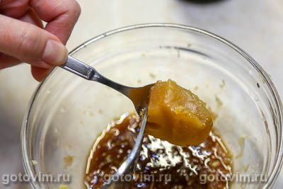 Запеченные куриные бедра в лимонно-имбирном маринаде с мёдом