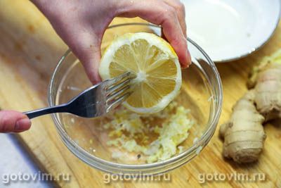 Запеченные куриные бедра в лимонно-имбирном маринаде с мёдом