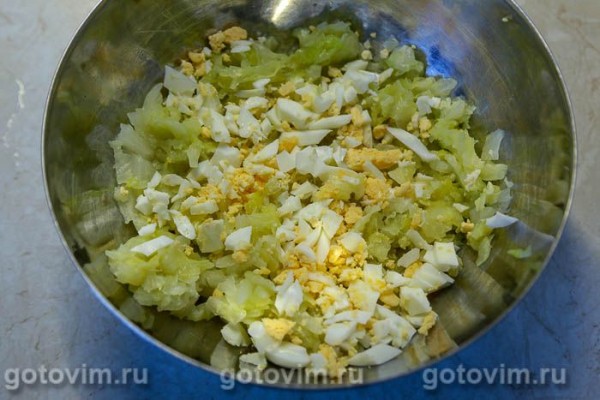 Жареные пирожки с капустой и яйцом