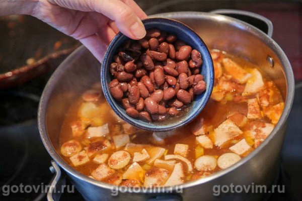 Сборная мясная солянка с фасолью