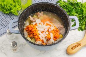 Чечевица с картошкой и мясом