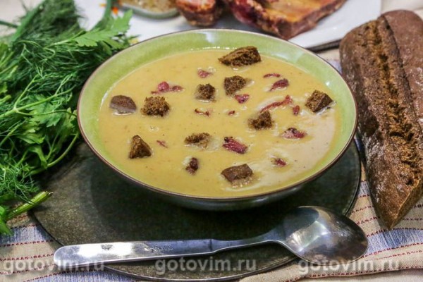 Гороховый суп с копченостями «Лондонский смог» (Pea soup «London smog»)