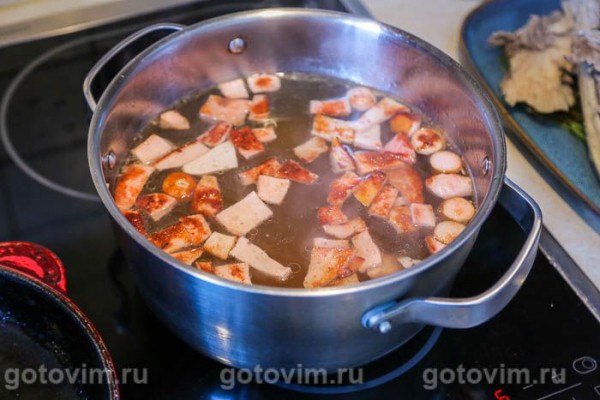 Сборная мясная солянка с фасолью