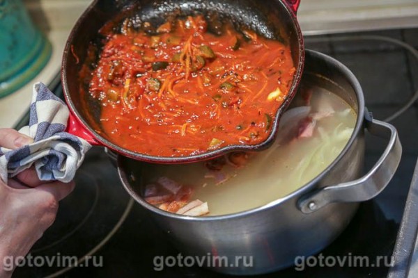 Сборная мясная солянка с картошкой и капустой