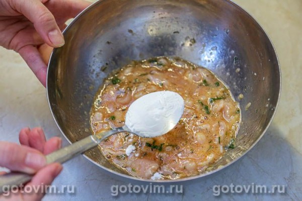 Котлеты рубленые из куриных грудок с томатной пастой