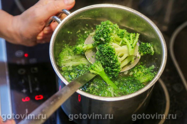 Поке с авокадо, брокколи и яйцом