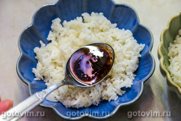 Поке с курицей, манго и авокадо