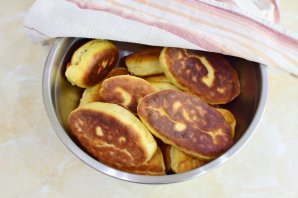 Жареные пирожки на кефире с картошкой и грибами