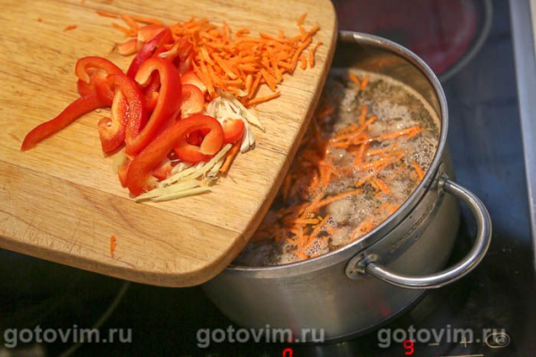 Суп из говядины с пекинской капустой и чили