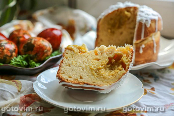 Кулич с начинкой крем-манго, белого шоколада и сливок 