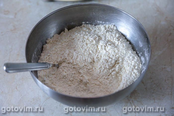 Кулич с начинкой крем-манго, белого шоколада и сливок 