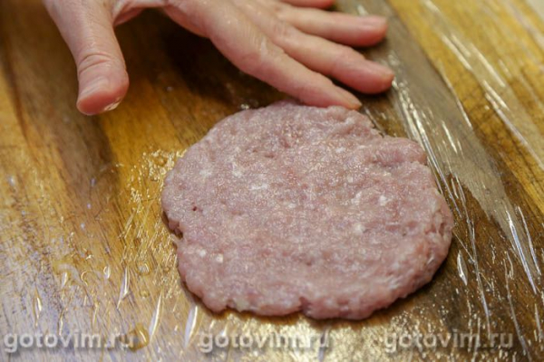 Зразы с начинкой из соуса бешамель с грибами