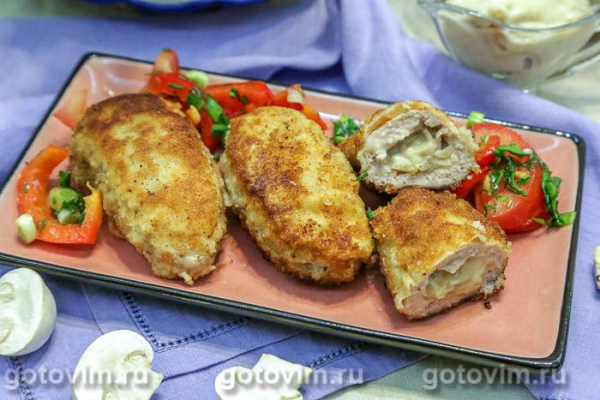 Зразы с начинкой из соуса бешамель с грибами