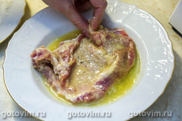 Свиная отбивная в яйце