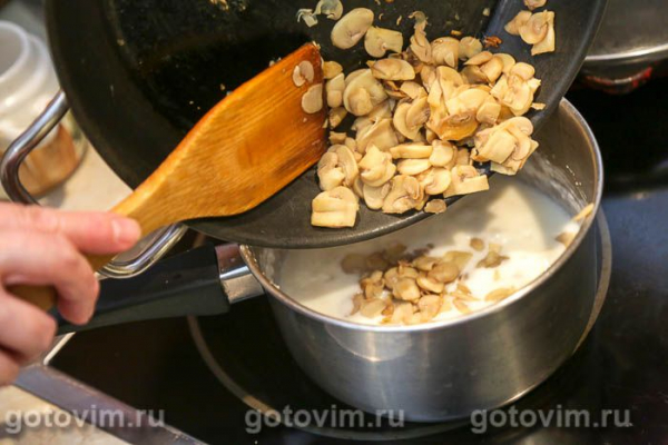 Зразы с начинкой из соуса бешамель с грибами