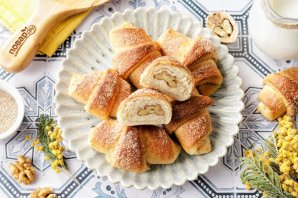 Рогалики с корицей и орехами