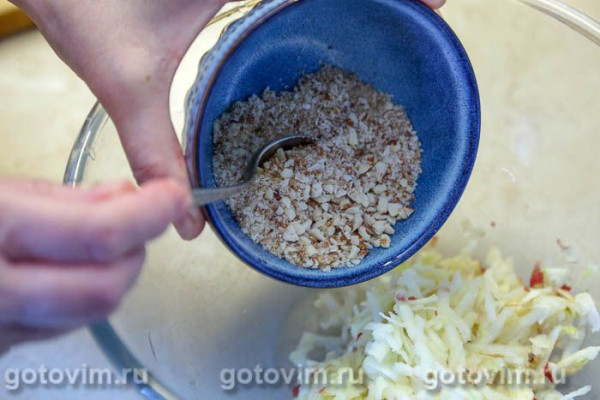 Рогалики с яблоками и орехами из теста на кефире