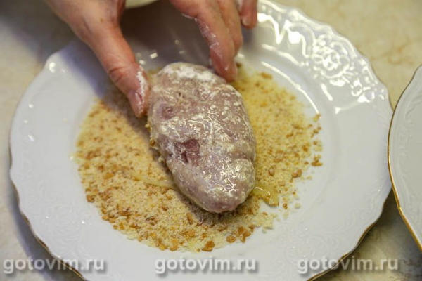 Зразы с начинкой из соуса бешамель с грибами