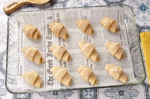 Рогалики с корицей и орехами
