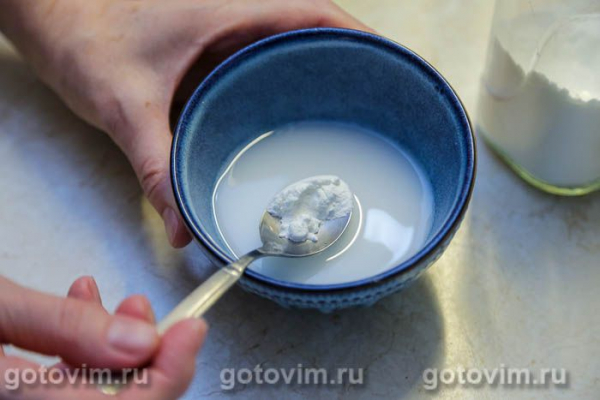 Свинина, жаренная с пекинской капустой и соевым соусом
