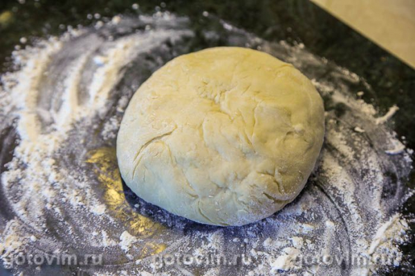 Рогалики с яблоками и орехами из теста на кефире